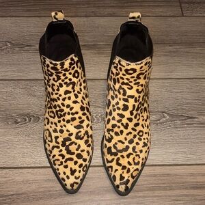 Steve Madden. Cheetah real light furr boot!